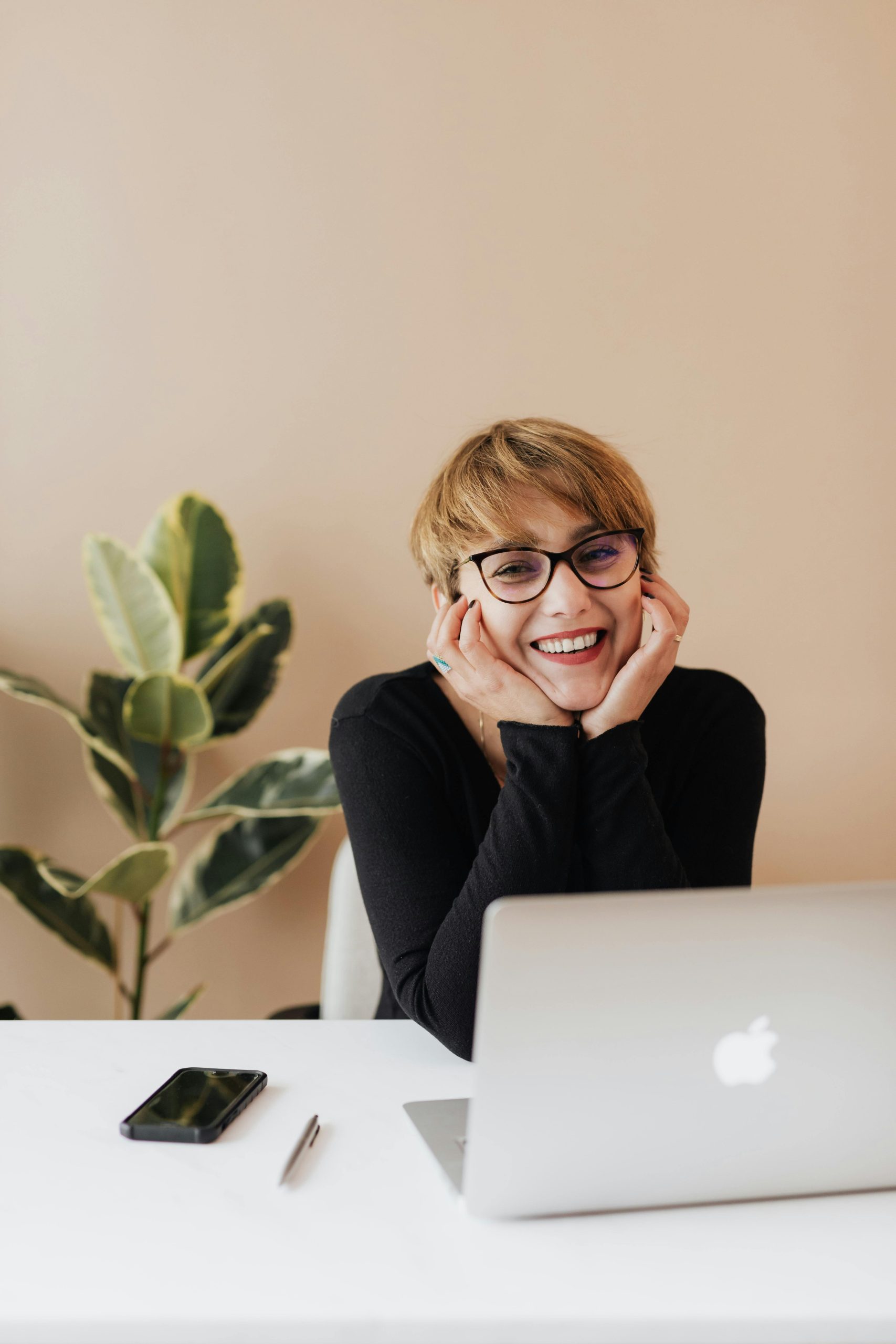 women happy with glasses